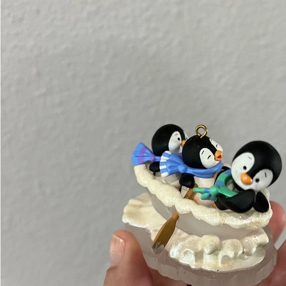 Hallmark Keepsake‎ Ornament SS Iceberg Penguins Rowing Boat Christmas Holiday